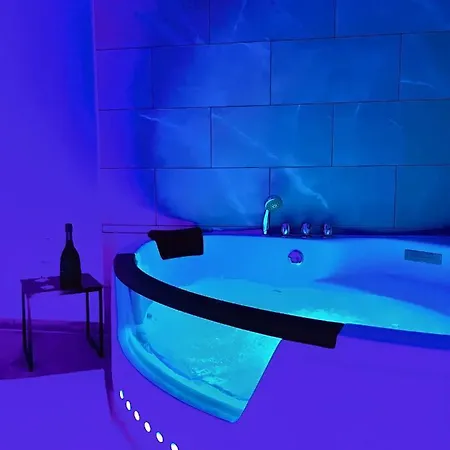 Modern - Cosy & Chic - Jaccuzi *