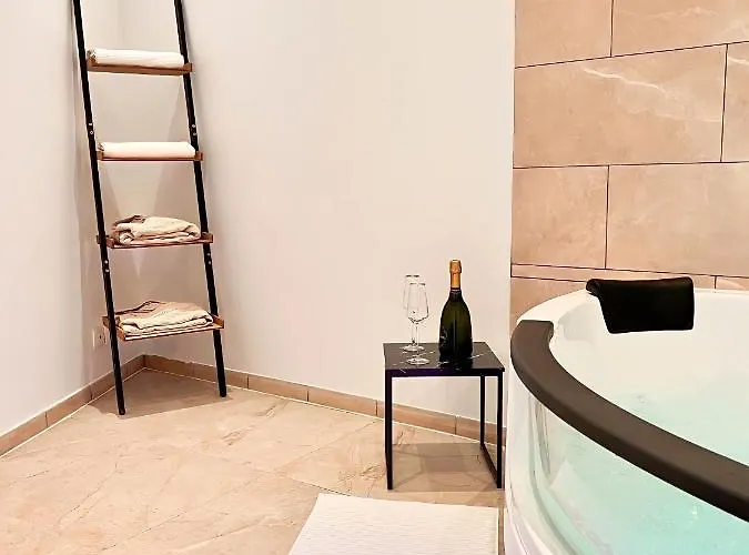 Modern - Cosy & Chic - Jaccuzi *